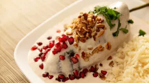 Chile en nogada tradicional servido en restaurante de Cuernavaca durante temporada 2025