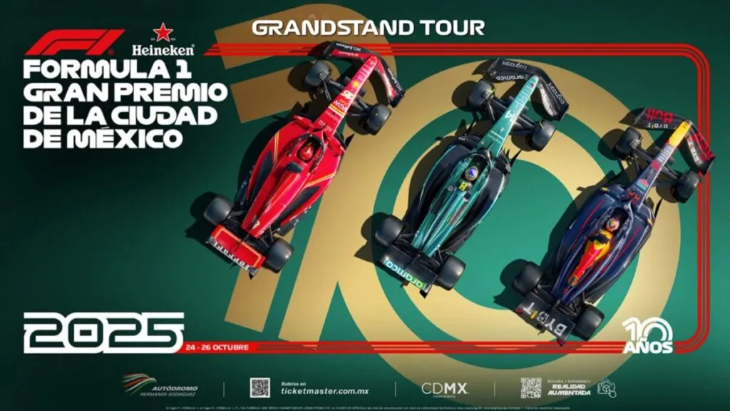 Vista panorámica del Gran Premio de México en el Autódromo Hermanos Rodríguez con gradas llenas y autos de Fórmula 1 en acción.