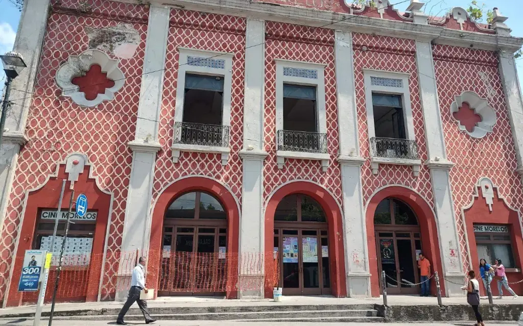 asistentes en el Cine Morelos durante el 44° Foro Internacional de Cine con proyección cultural y artística