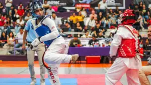 Torneo de taekwondo Morelos con atletas compitiendo en la Unidad Deportiva Revolución de Cuernavaca