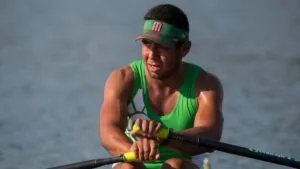 Juan Carlos Cabrera durante competencia de remo representando a México