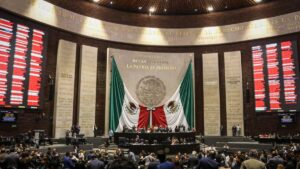 Ilustración sobre discusión de la Ley de Aguas y tensiones por concesiones en comunidades rurales