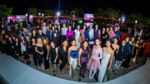 Prendas de moda sostenible creadas por estudiantes de la UTEZ durante Fashion Insight en Morelos