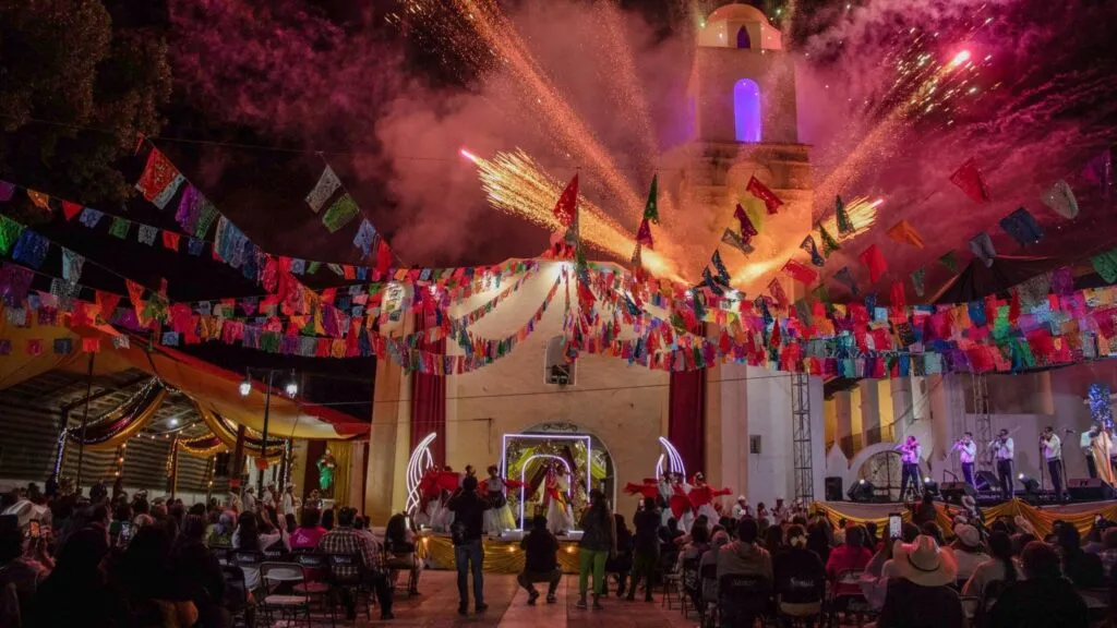 Fiesta patronal de Axochiapan con procesión, ceras escamadas y danzas tradicionales en Morelos
