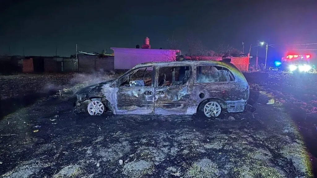 Linchamiento en Yecapixtla deja un muerto, dos heridos y un vehículo calcinado tras retención vecinal en Morelos.