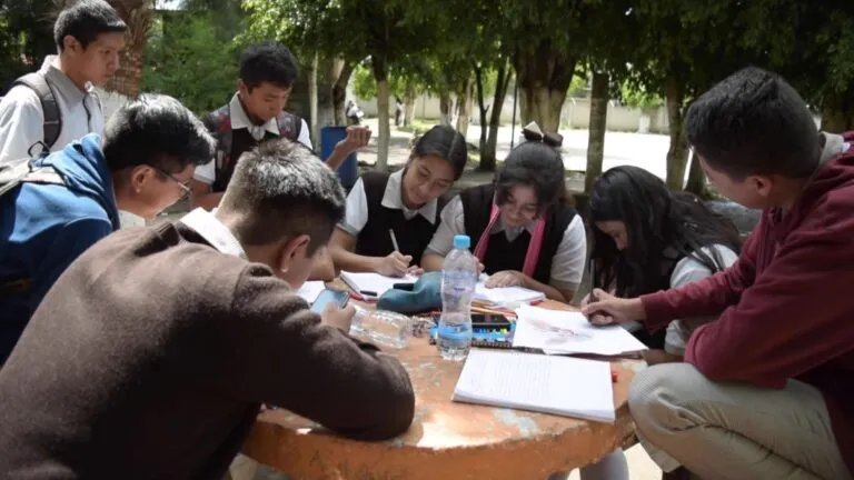 Estudiantes regresan a clases en escuelas de educación básica en Morelos este lunes