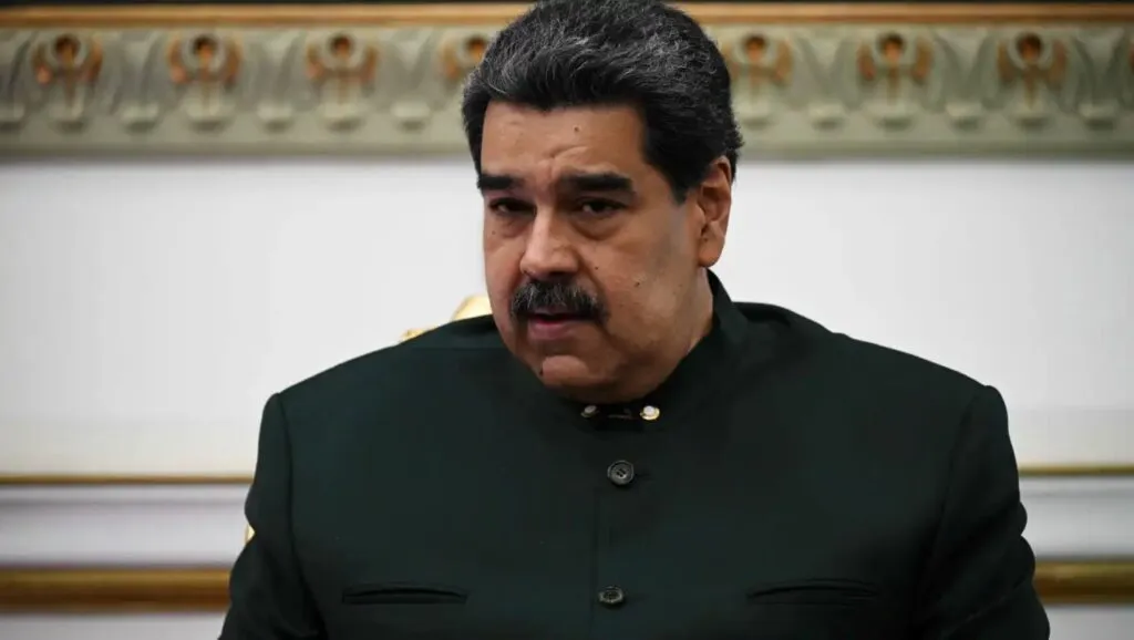 Trump asegura que EE.UU. capturó a Nicolás Maduro, mientras Venezuela niega información y exige pruebas oficiales sobre su paradero.