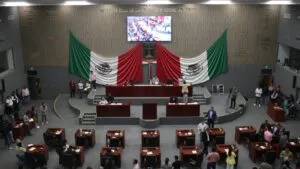 Congreso de Morelos durante votación que reconfigura comisiones