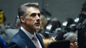 Sergio Mayer en Cámara de Diputados tras solicitar licencia para reality