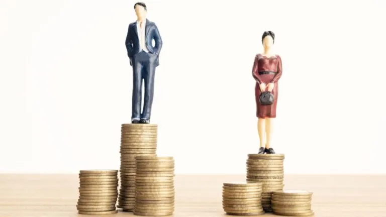 Brecha de ingresos por género en México muestra diferencia salarial entre hombres y mujeres según datos económicos.