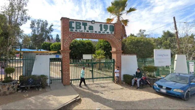 Caso del CBTa 190 en Ocuituco Morelos tras la difusión de un video que muestra a estudiantes inhalando una presunta sustancia dentro de un aula.