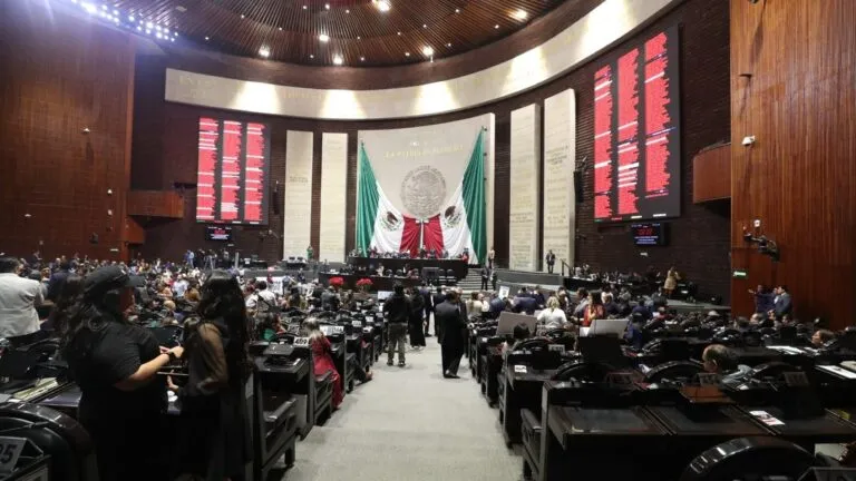 Diputados rechazan reforma electoral propuesta por Claudia Sheinbaum tras votación en la Cámara de Diputados.
