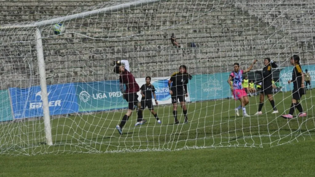 Equipos juveniles de futbol de Morelos compiten en eliminatoria regional rumbo a la Olimpiada Nacional Conade.