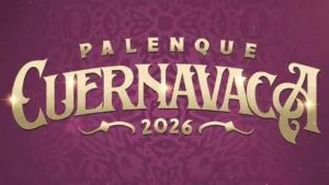 Palenque de Cuernavaca con concierto en vivo de música regional mexicana y artistas en escenario ante público
