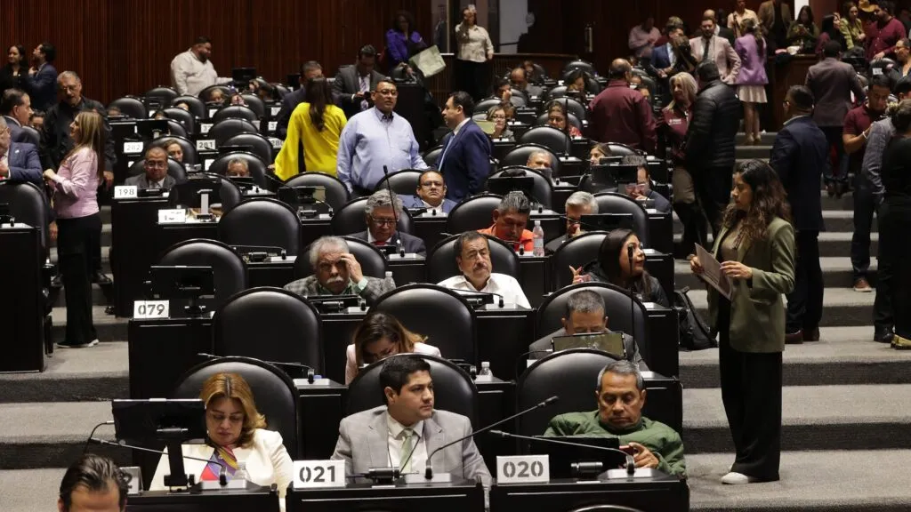 Plan B electoral genera acusaciones y división en Cámara de Diputados en México