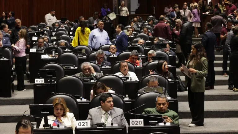 Plan B electoral genera acusaciones y división en Cámara de Diputados en México