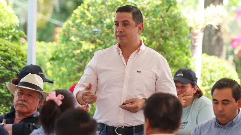 Eder Rodríguez Casillas en contexto político con acercamiento al PRI rumbo a elecciones municipales