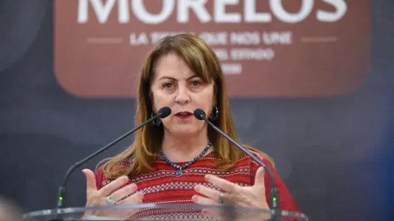 Margarita González Saravia en actividad pública mientras enfrenta críticas por seguridad y salud en el estado
