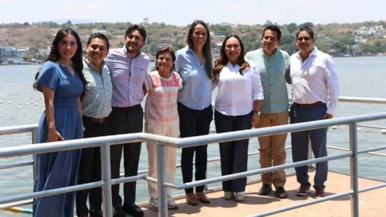 carril de nado en lago de Tequesquitengo utilizado para entrenamiento de triatlón y aguas abiertas