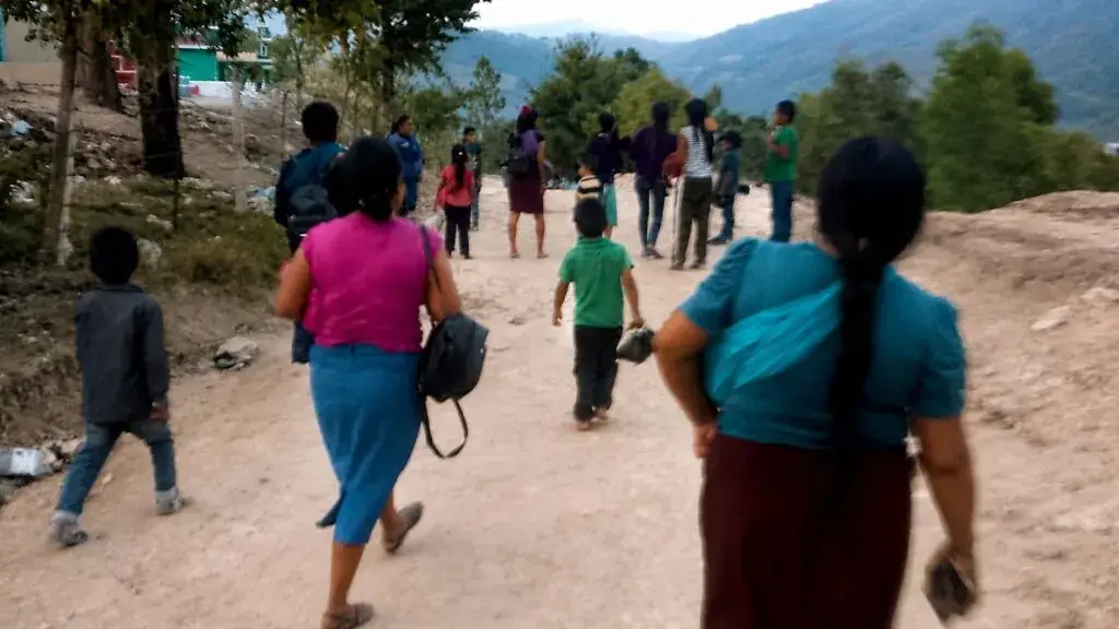 Desplazamiento forzado de familias por violencia armada en Chilapa