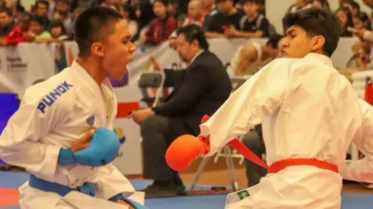 Competidores de karate de Morelos durante pruebas de la Olimpiada Nacional Conade 2026 en Puebla