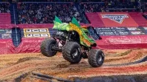 Trucks extremos de MONSTER JAM durante espectáculo en Ciudad de México