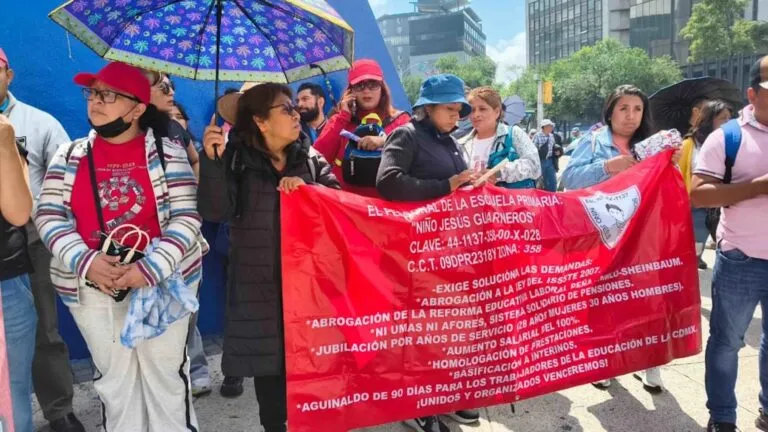 CNTE relacionada con irregularidades en nómina educativa, pagos a maestros fallecidos y daño millonario al erario