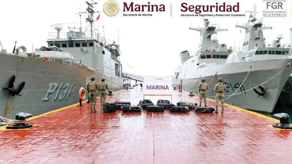 Decomiso de cocaína frente a Guerrero durante un operativo de la Secretaría de Marina en aguas del Pacífico