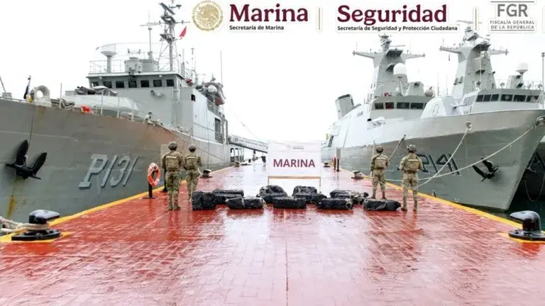 Decomiso de cocaína frente a Guerrero durante un operativo de la Secretaría de Marina en aguas del Pacífico