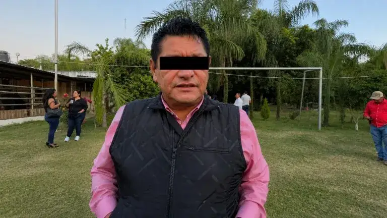 Jesús Corona durante investigación federal por reunión con líder criminal en Morelos