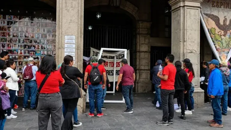 Maestros marchan en Cuernavaca y provocan suspensión de clases en más de 300 escuelas de Morelos