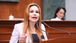 Paola Gárate tras denuncia por corona fúnebre frente a su domicilio en Culiacán