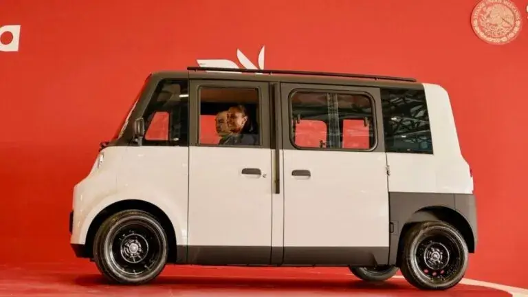 Olinia auto eléctrico mexicano presentado por el Gobierno de México para movilidad urbana accesible