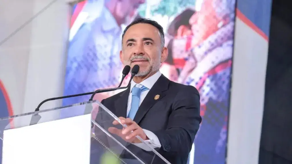 Fernando Flores señalado por contratos públicos millonarios vinculados a empresas relacionadas con su entorno político y empresarial