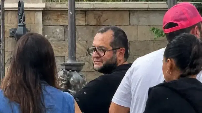 José Ramón López Beltrán fue captado en Disney World y las imágenes reavivaron el debate sobre la austeridad que Morena promovió durante años.