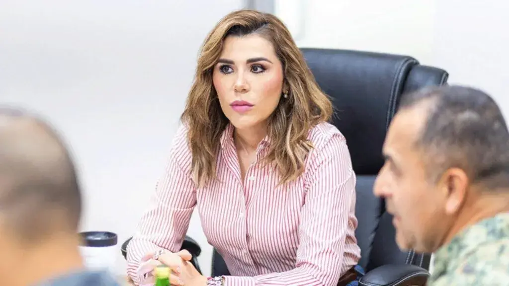 Marina del Pilar enfrenta cuestionamientos tras la difusión de un nuevo audio sobre presuntos contactos con autoridades estadounidenses.