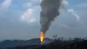 Pozo de gas Krem-1 permanece fuera de control y genera afectaciones ambientales y de salud en Veracruz.