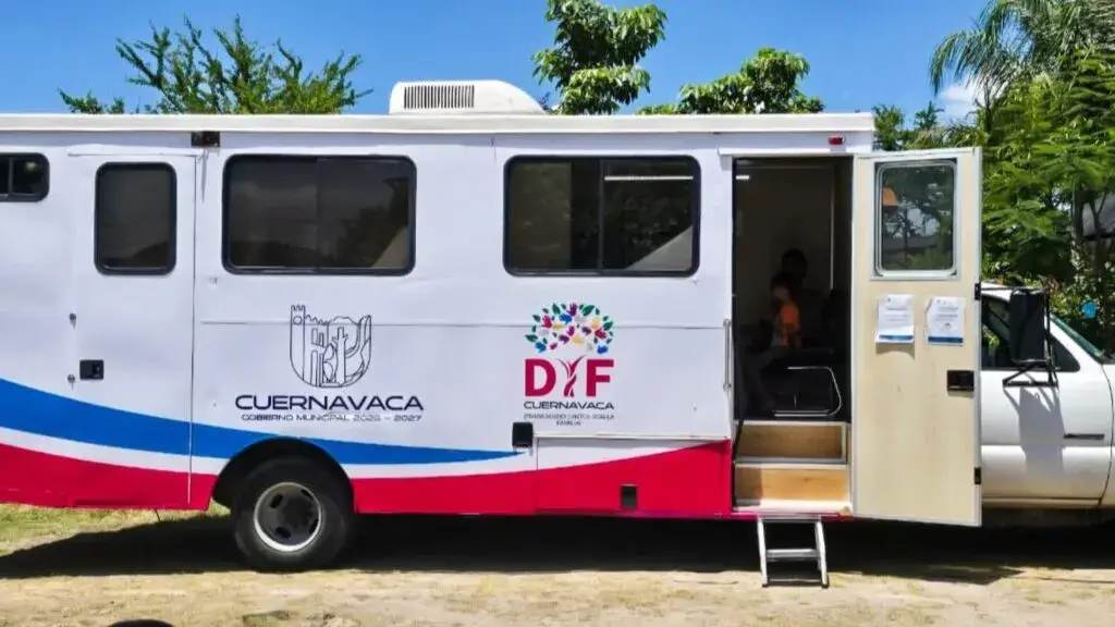 Habitantes de Cuernavaca exigen la salida de una ex diputada del DIF estatal por presuntas trabas en la entrega de apoyos sociales