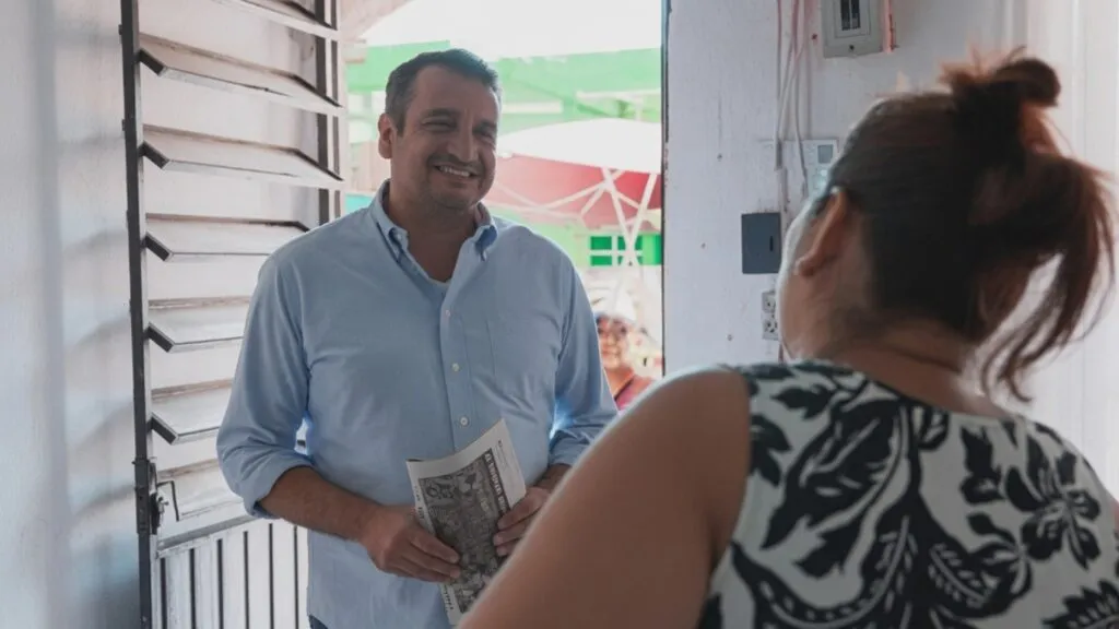 Andy López Beltrán durante recorridos políticos en Tabasco rumbo a una diputación federal.