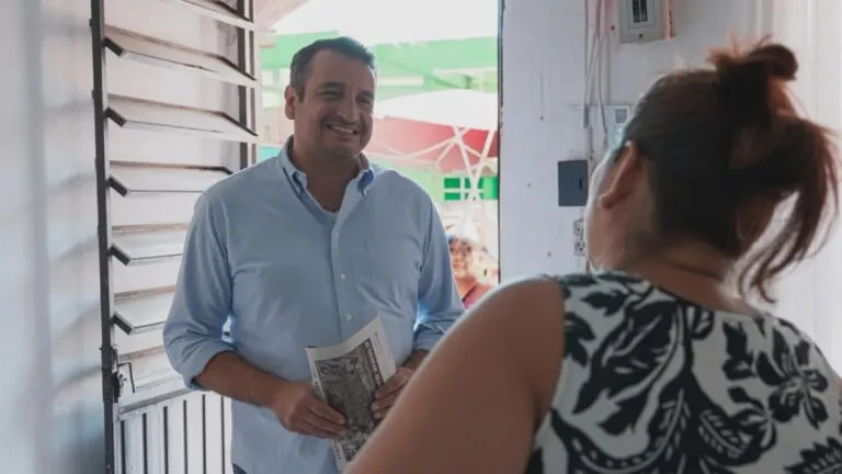Andy López Beltrán durante recorridos políticos en Tabasco rumbo a una diputación federal.