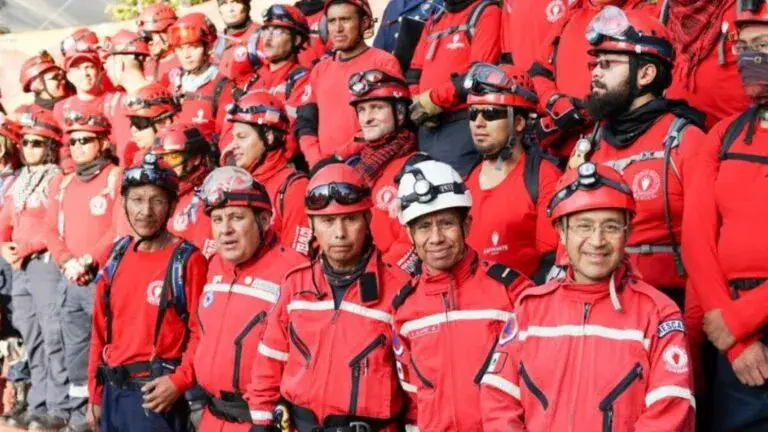 Colombia coordina la llegada de ayuda humanitaria y equipos internacionales después del terremoto de magnitud 7.4.