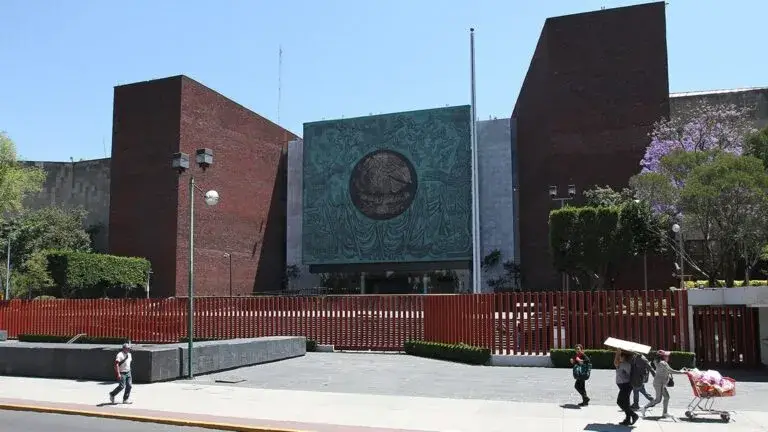 Congreso enfrenta cuestionamientos por recursos de transparencia