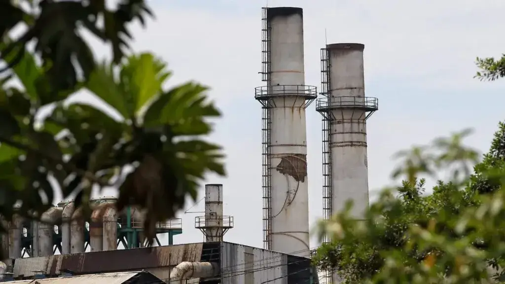 Cierre del ingenio San Pedro deja cerca de 950 trabajadores sin empleo y afecta la economía de la región del Papaloapan.