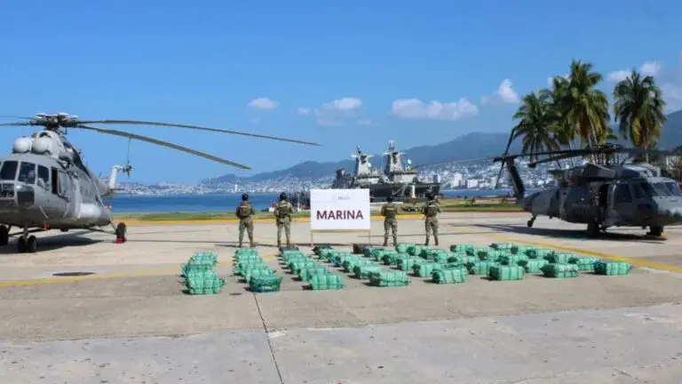 Cocaína asegurada por la Marina frente a Guerrero durante una operación marítima contra actividades delictivas