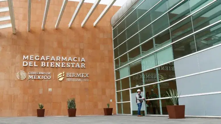 Situación actual de la megafarmacia de Huehuetoca y su operación para distribuir medicamentos en México.