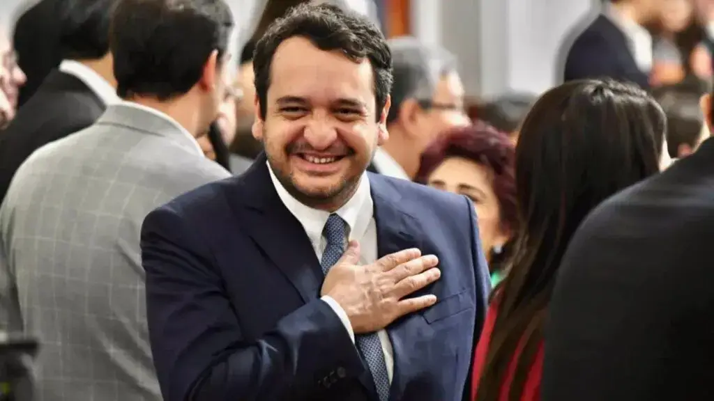 Morena defiende a Andy López Beltrán tras la cancelación de su visa y acusa una posible injerencia estadounidense