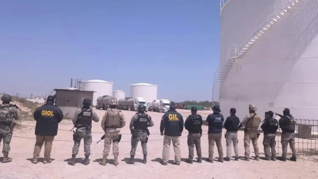 Refinería clandestina en Tamaulipas vinculada con procesamiento ilegal de combustibles.