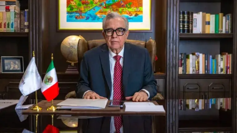Rubén Rocha Moya solicita nuevamente licencia como gobernador