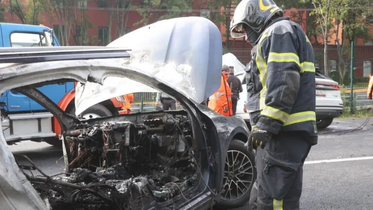 Accidente en la México-Toluca con dos muertos en un BYD King