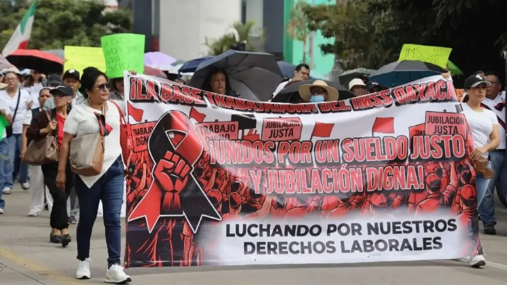 Trabajadores del IMSS marcharán el 13 de octubre por salarios, desabasto y falta de personal; también exigirán cambios en su dirigencia sindical.